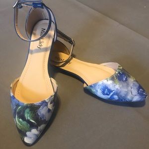 Mika Lady Flats — Blue Flowered